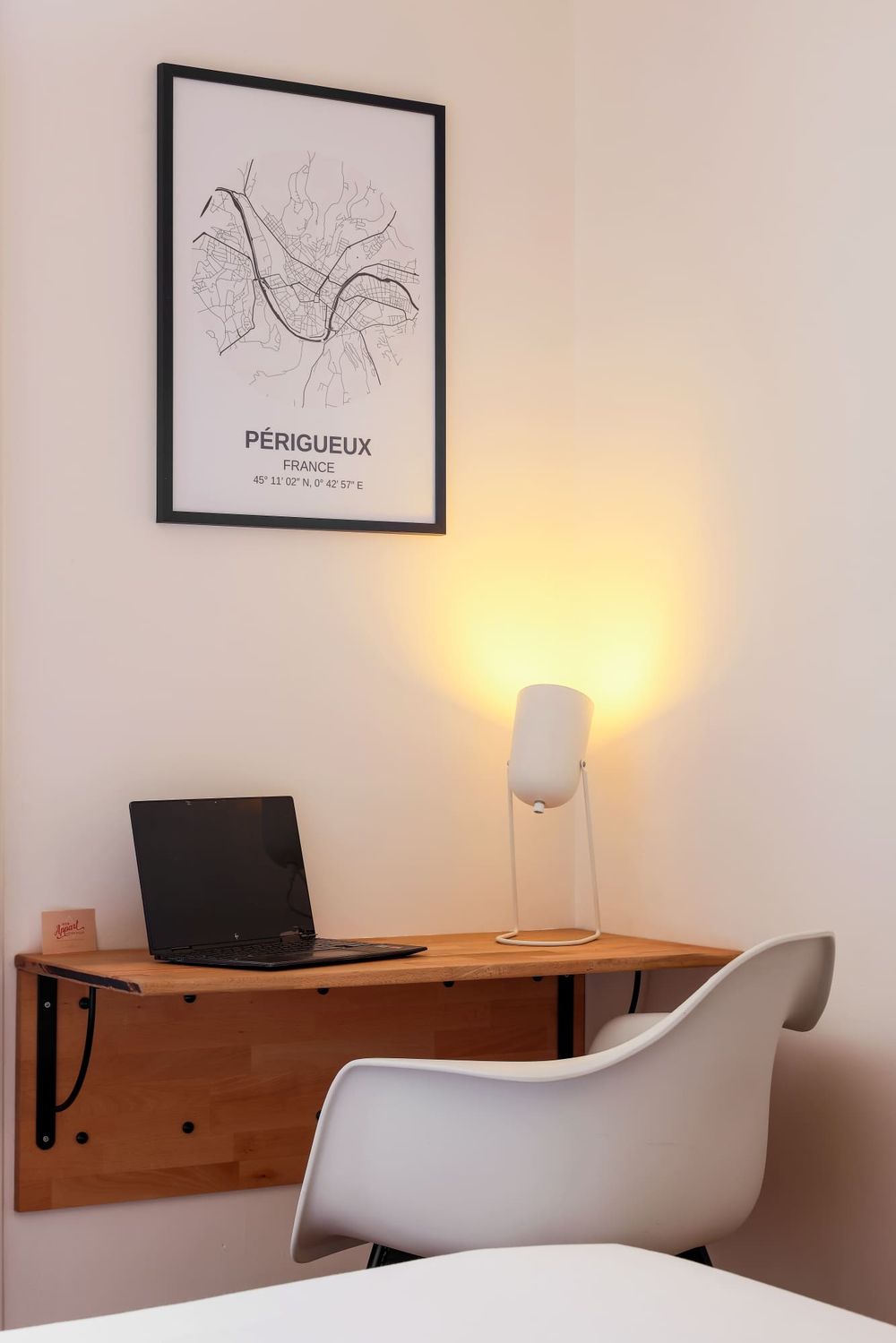 Bureau et poste de travail dans la chambre
