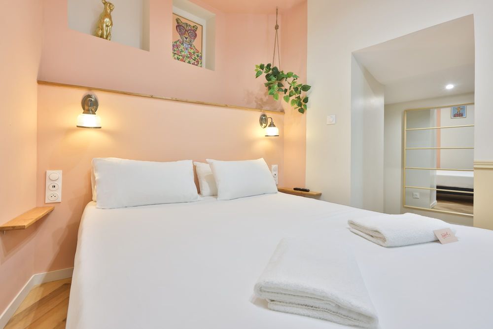 Chambre et linge de toilette fourni