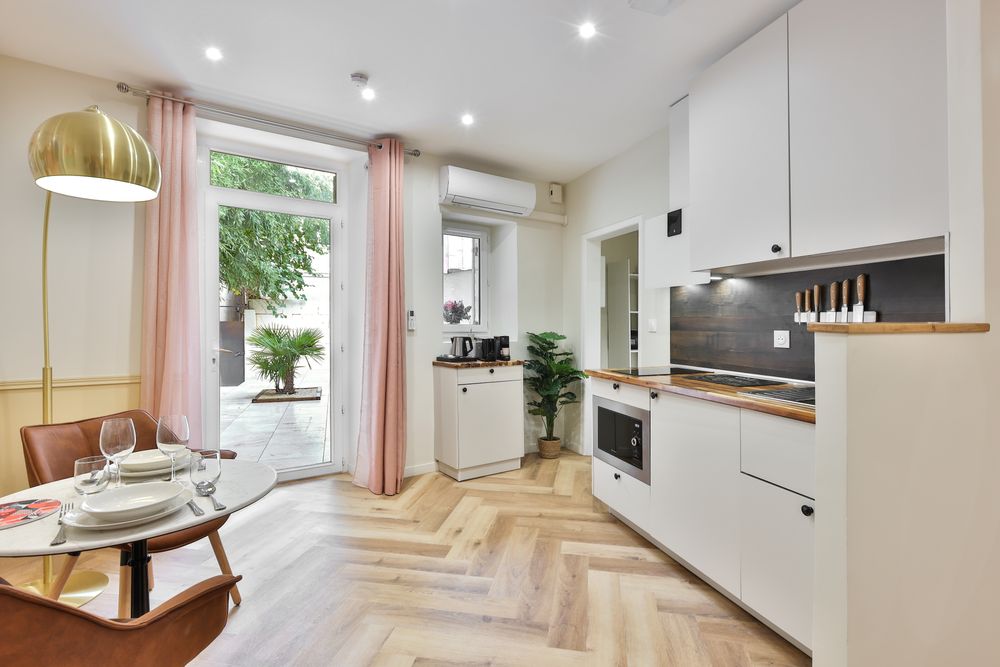Cuisine équipée d'un appartement Mon Appart En Ville